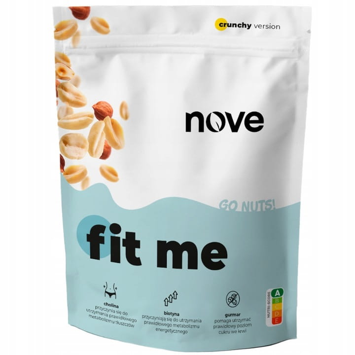 Opakowanie produktu "Nove Fit Me" wersja crunchy z wizerunkiem orzechów na jasnym tle.